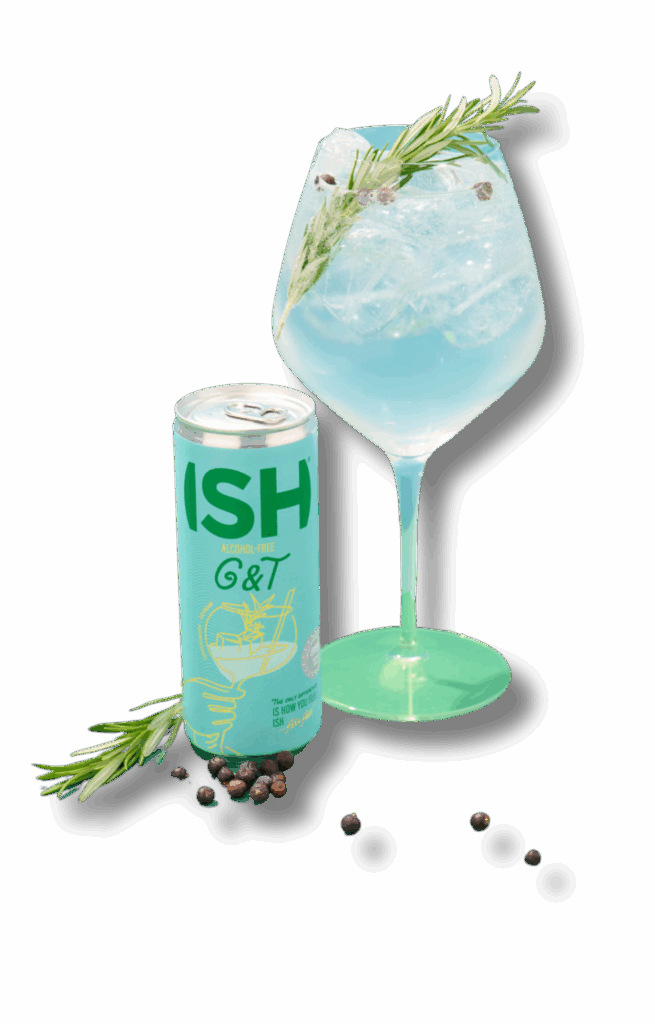 ISH G&T – koktajl bezalkoholowy z jałowcem i rozmarynem w kieliszku, puszka i dekoracja.